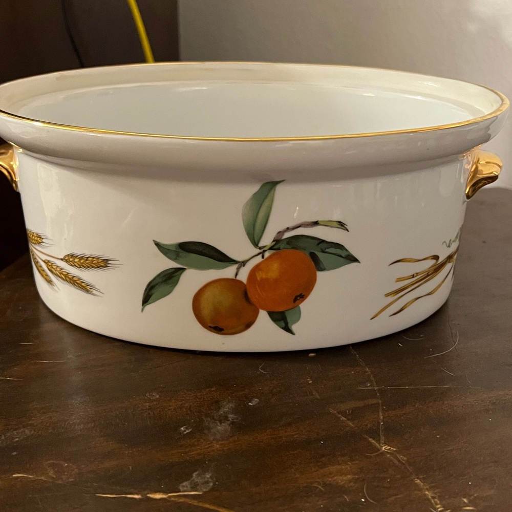 Evesham Gold by ROYAL WORCESTER 2.5 Quart Oval Casserole NO LID